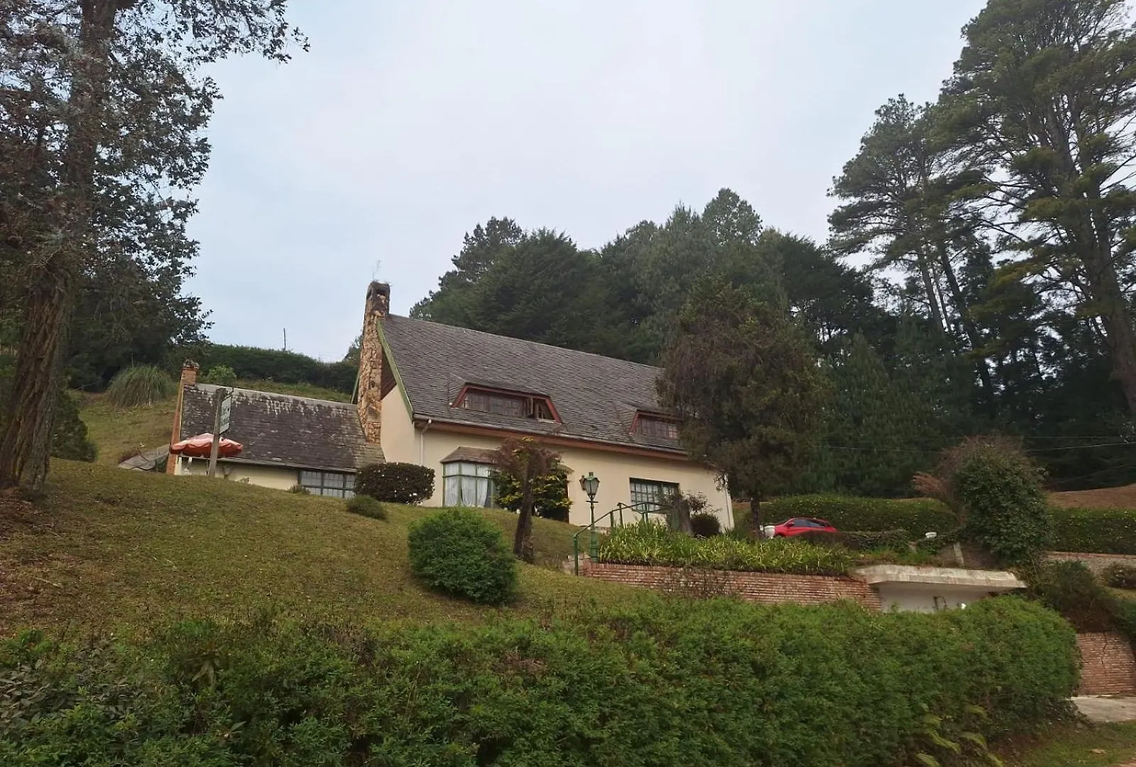 Chez Regina Campos Do Jordao contacts